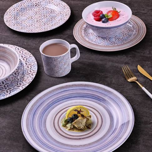 4-piece set of four-leaf clover before meal