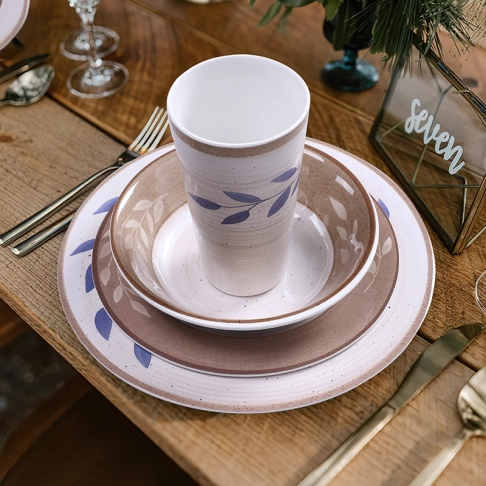 Four-piece tableware (including cup)