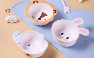 Character-Shaped Bowls 