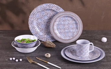 4-piece set of four-leaf clover before meal