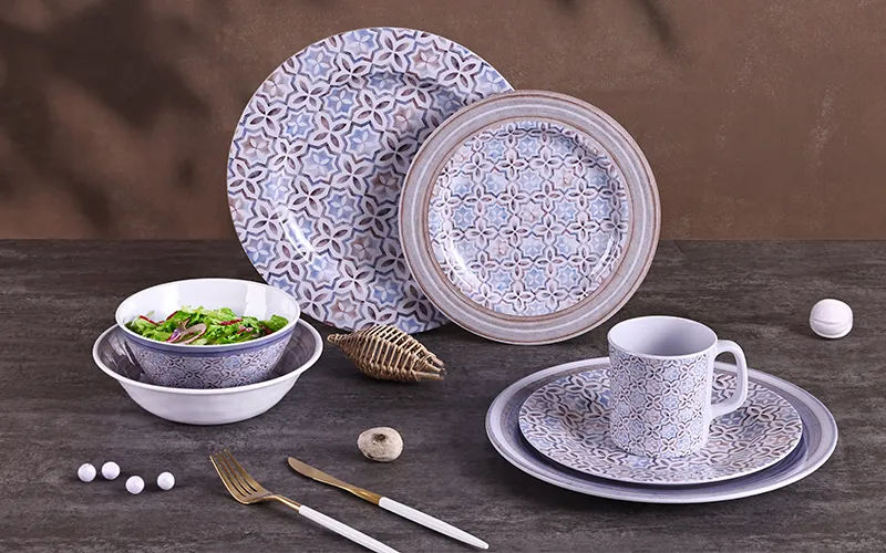 4-piece set of four-leaf clover before meal